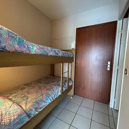 Avec Terrasse Proche Et Parking Gratuit - Fr-1-239-955 * Urrugne