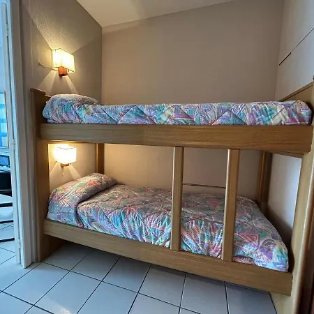 Avec Terrasse Proche Et Parking Gratuit - Fr-1-239-955 Apartment