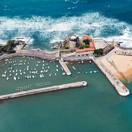 Avec Terrasse Proche Et Parking Gratuit - Fr-1-239-955 Urrugne