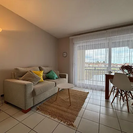 Avec Terrasse Proche Et Parking Gratuit - Fr-1-239-955 Apartment *